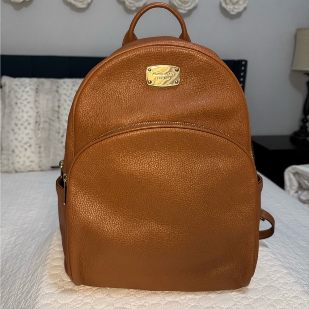 🎒Michael Kors 🎒 Abbey Leather Backpack